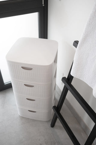 XL Schubladenschrank 'Domus' 4 Schubladen Kunststoff - Moderner Rollcontainer in Rillen-Optik - 40x40x81 cm - Weiß